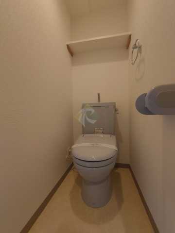 トイレ　別階層の写真になります。