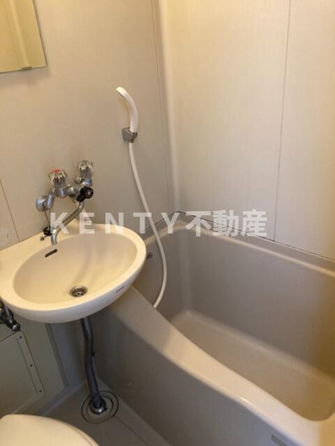 バス・シャワールーム　落ち着いた空間のお風呂です