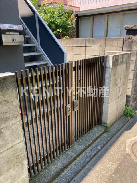 エントランス　ゆとりのあるエントランスです