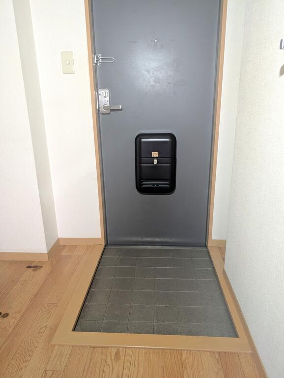 パレーシャル都Aの玄関写真