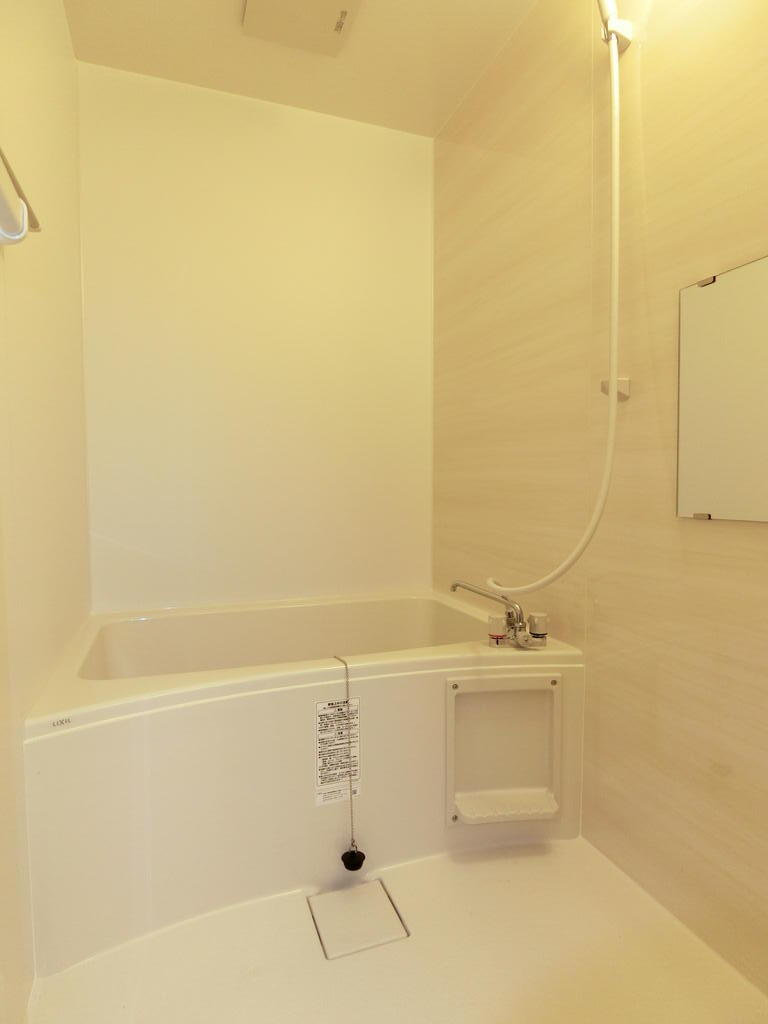 バス・シャワールーム　※別部屋参考写真