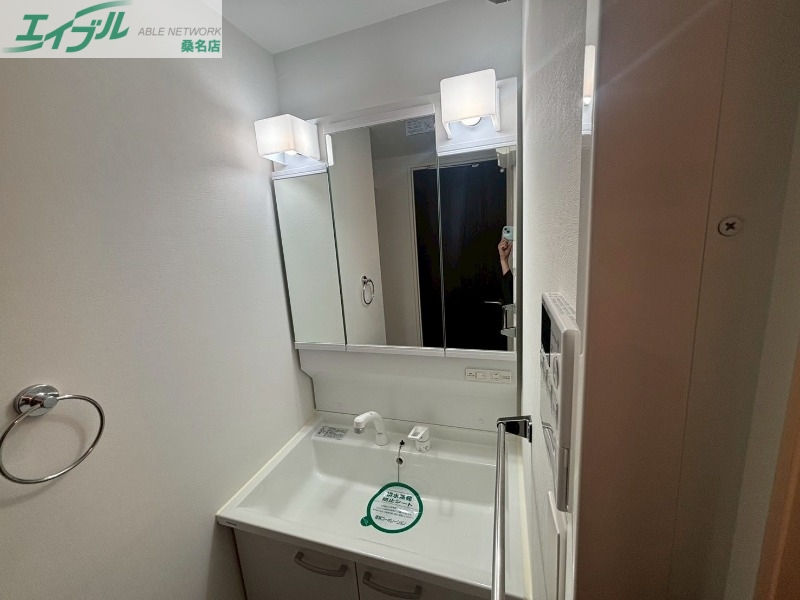 洗面設備　同型参考写真