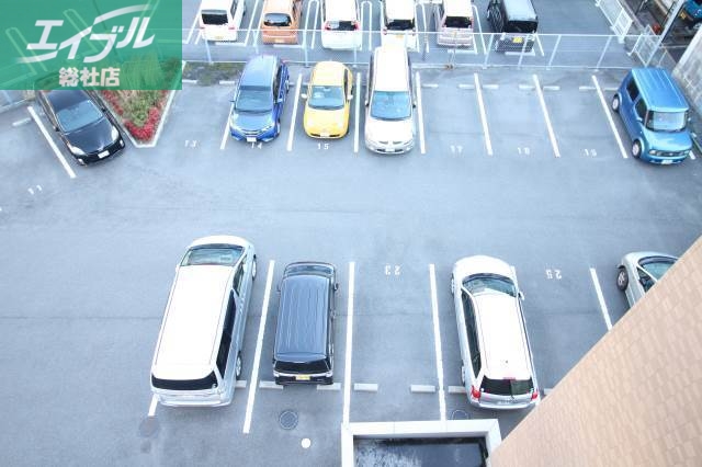 駐車場　駐車場