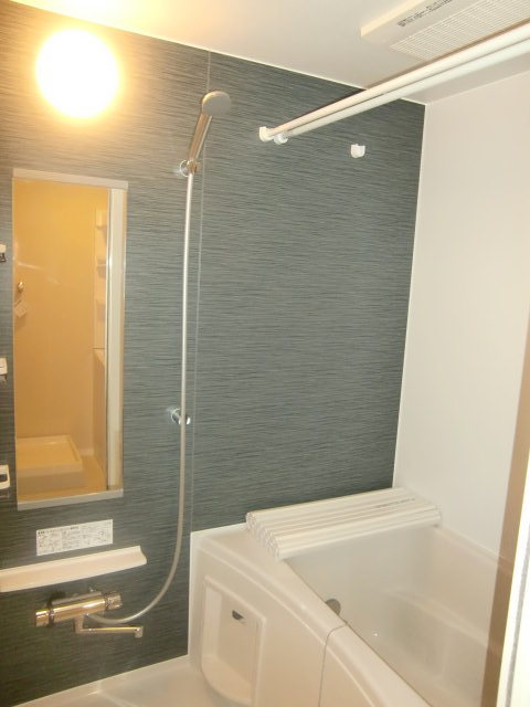 バス・シャワールーム　★浴室乾燥と追焚付きバス★