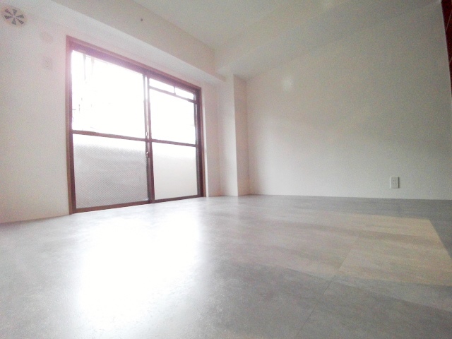 居室・リビング　ゆったりした室内。