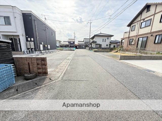 その他　前面道路（その他）まで0m