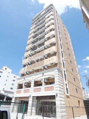 建物外観　鉄筋コンクリート造１３階建