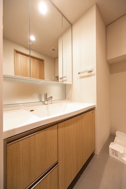 洗面設備　※写真は同タイプ住戸です。
