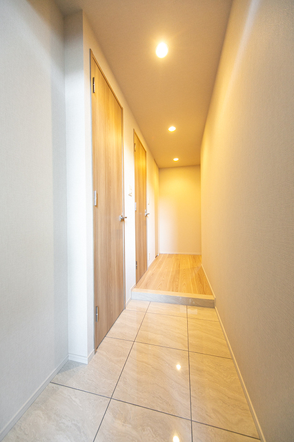 玄関　※写真は同タイプ住戸です。