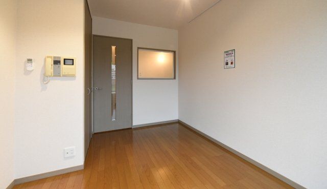 居室・リビング　☆明るい洋室☆