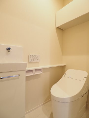 トイレ　バストイレ別で快適です！