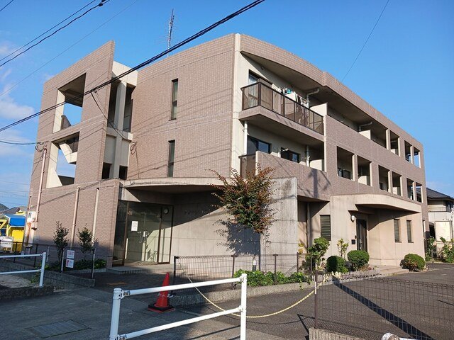 建物外観　落ち着いた雰囲気の外観です