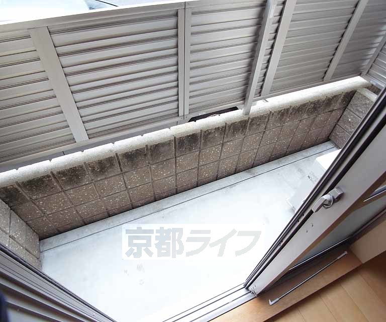 バルコニー　物置にもなります