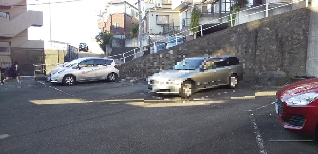 駐車場　駐車場要空き確認