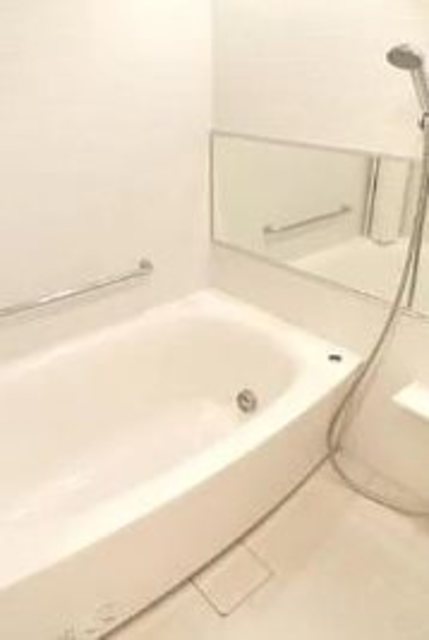 バス・シャワールーム　※別部屋参考写真