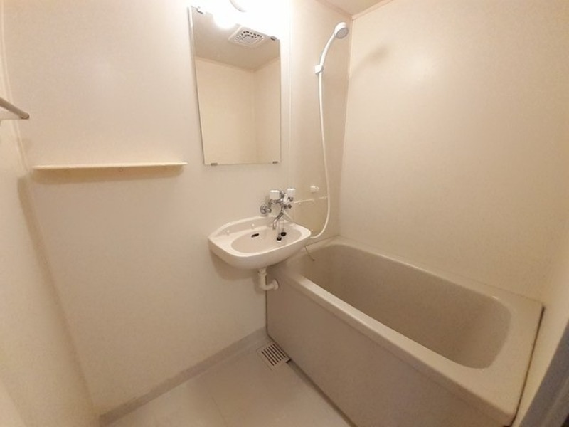 バス・シャワールーム　図面と現状に相違がある場合には現状を優先