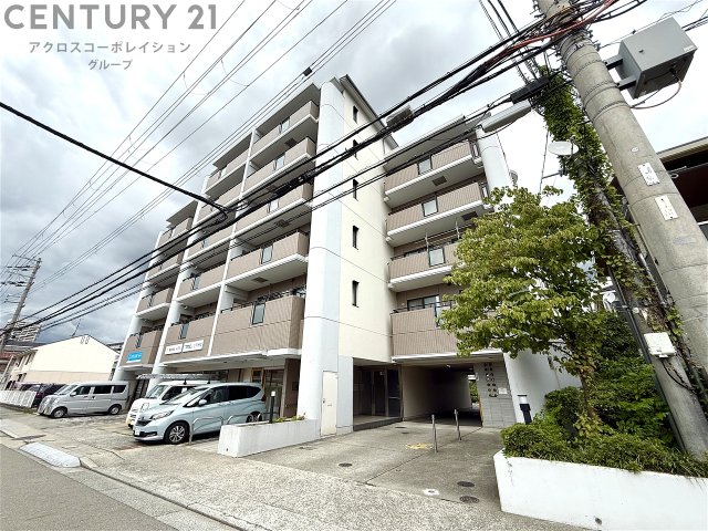 建物外観　オートロック・防犯カメラ付きで安心です！