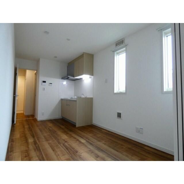 居室・リビング　こちらのリビングで趣味の時間をお楽しみください