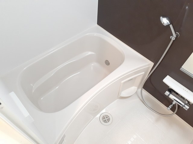 バス・シャワールーム　シャワー・追い焚き給湯