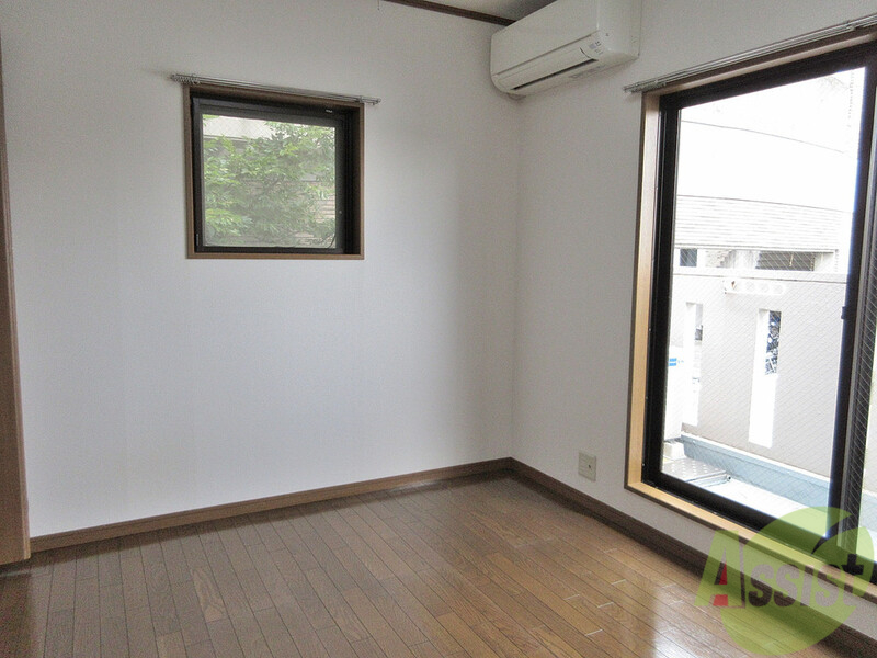 その他部屋・スペース　朝の目覚めも爽快☆２面採光で明るく爽やかな寝室です。