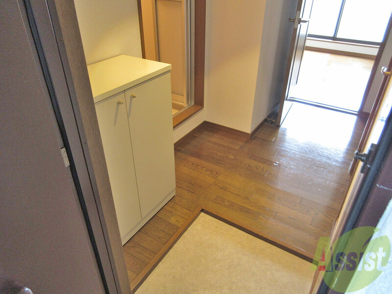 玄関　ゆったり開放的な玄関です。シューズボックスもついてますよ！