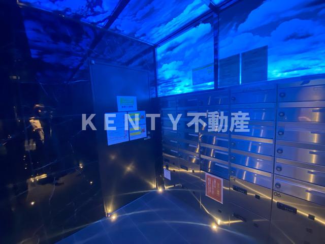 エントランス　落ち着いたエントランスです