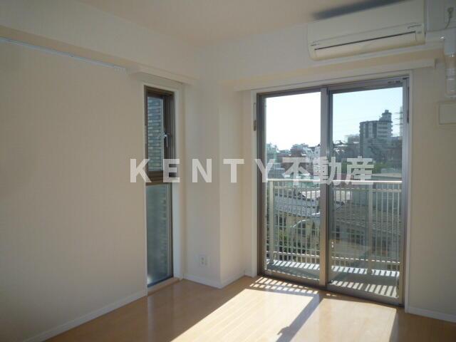 居室・リビング　ゆったり過ごせる居間です