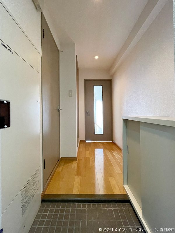 玄関　写真は同型タイプ