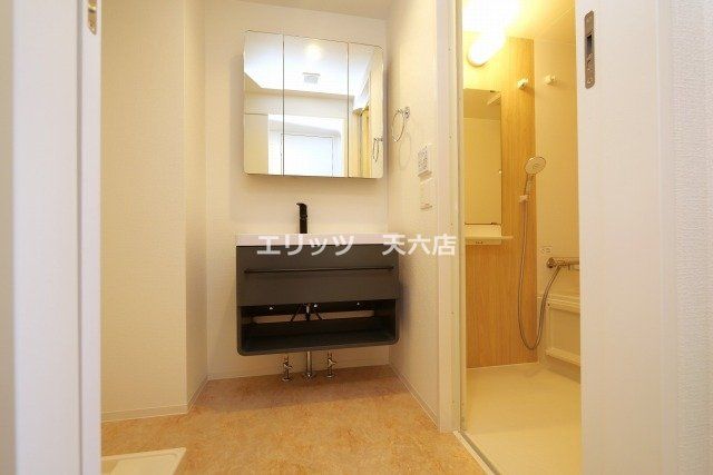 洗面設備　下駄箱