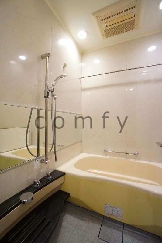 バス・シャワールーム　浴室乾燥・追焚き機能付きバス