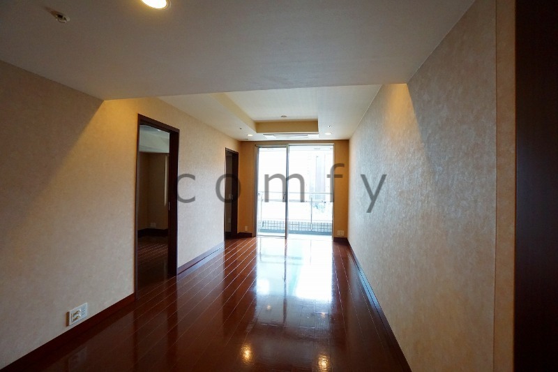 居室・リビング　明るく広々としたリビング