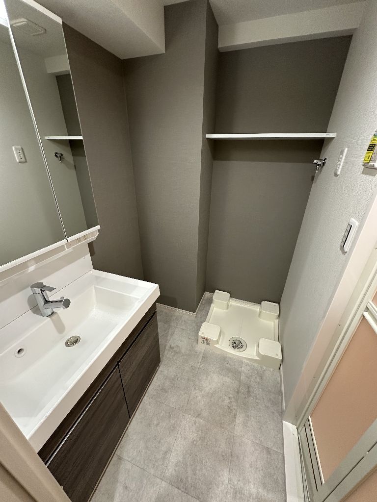 洗面設備　スペースが確保できる洗面所です