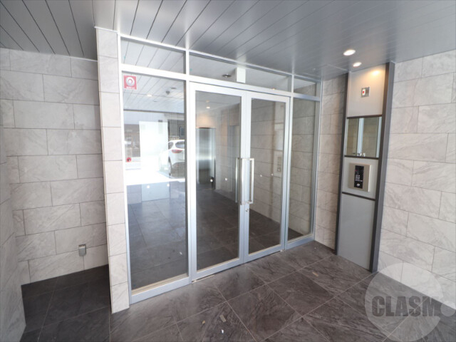 エントランス　オートロック付きで安心です