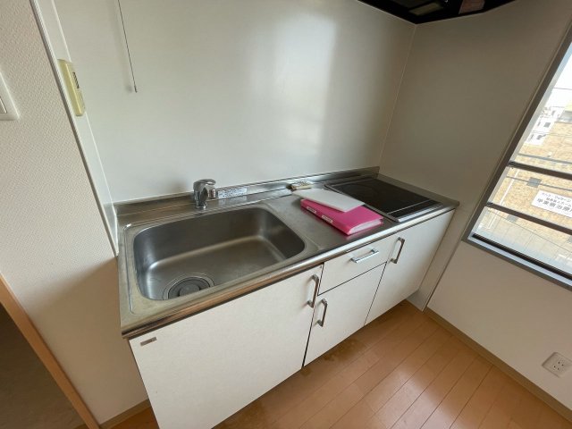 キッチン　壁付けキッチンでスペースを有効活用できます！