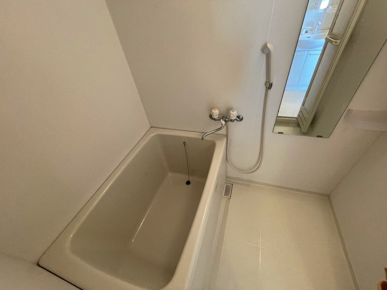 バス・シャワールーム　バストイレ別でおすすめです♪