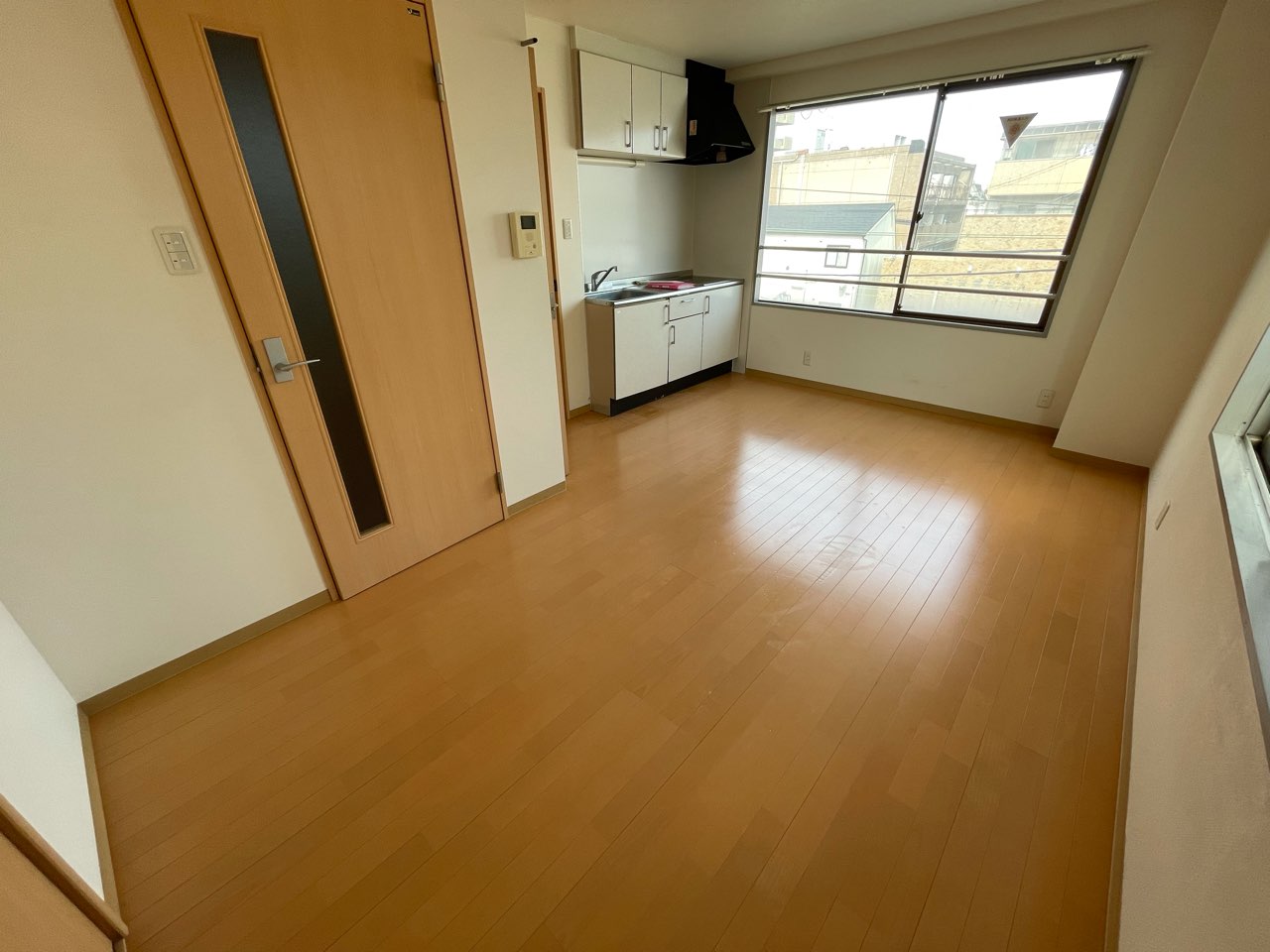 居室・リビング　床色が明るくて綺麗です♪