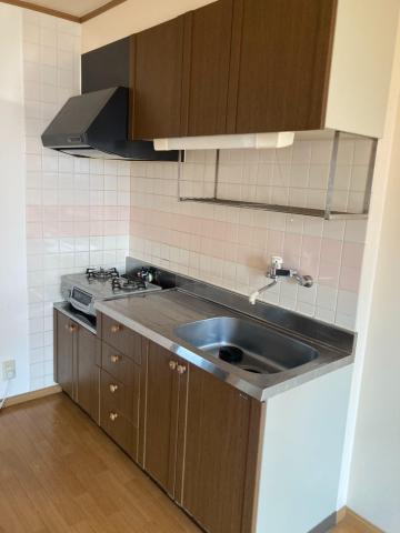 キッチン　※同タイプ部屋の写真です。