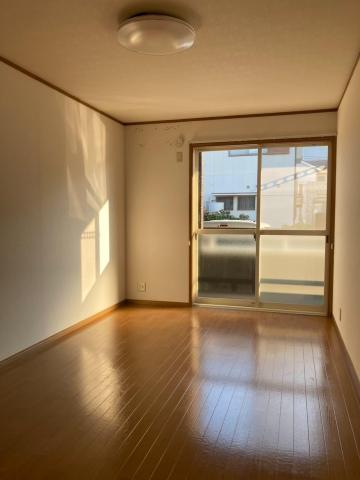 居室・リビング　※同タイプ部屋の写真です。