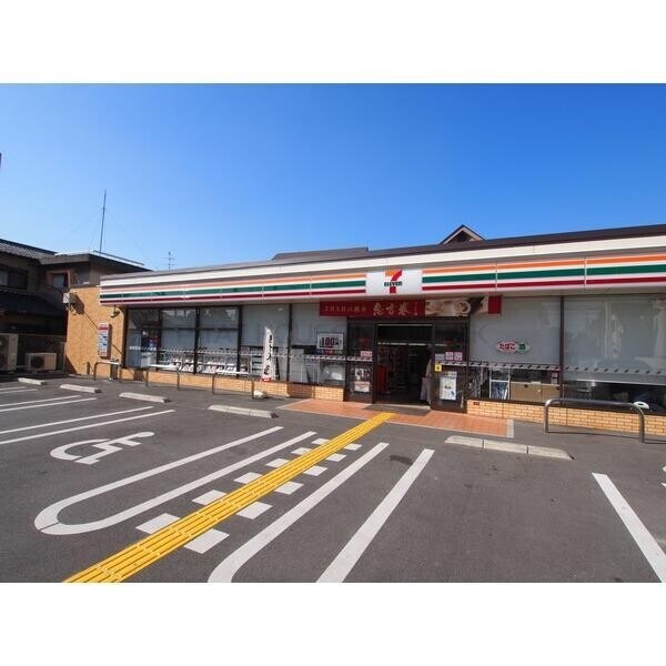 コンビニ　セブン-イレブン高槻赤大路町店（コンビニ）まで771m