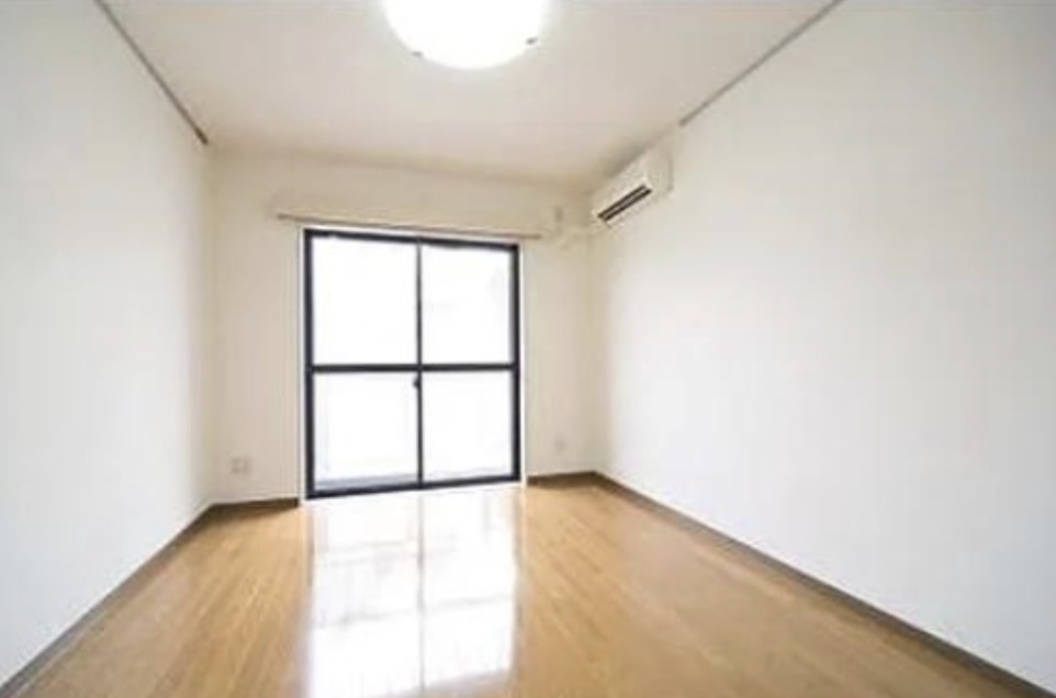 居室・リビング　※反転タイプの写真を使用しています。