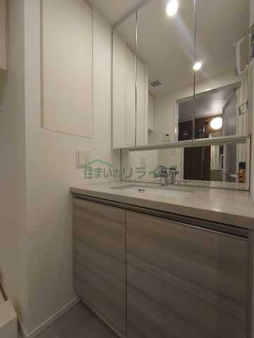 洗面設備　別部屋の参考写真になります。