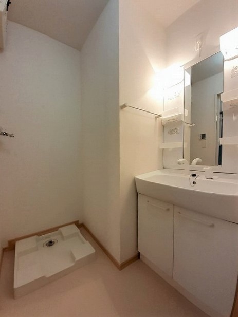 洗面設備　シャワー付き洗面台♪