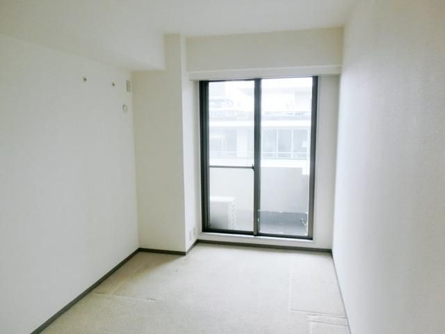 居室・リビング　★5.5帖の洋室はお子様のお部屋などにいかがでしょうか★