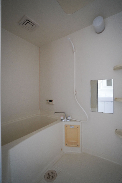 バス・シャワールーム　同じ建物の別のお部屋