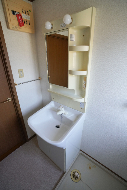 洗面設備　同じ建物の別のお部屋