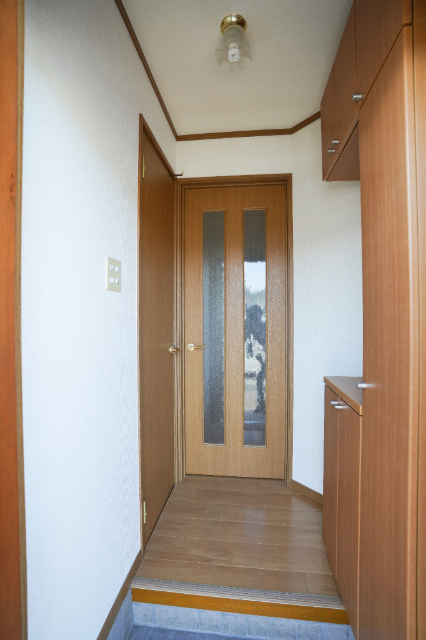 玄関　同じ建物の別のお部屋