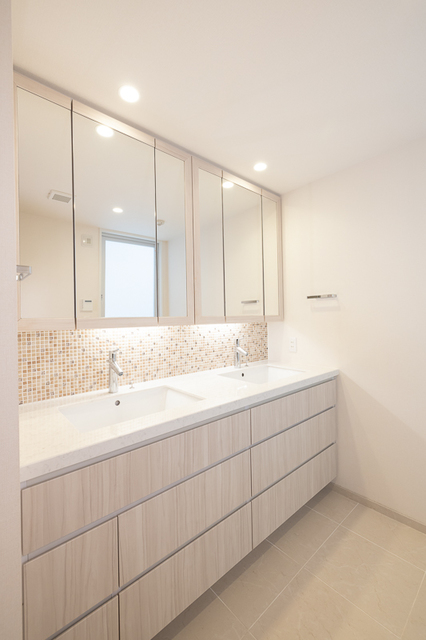 洗面設備　※写真は同タイプ住戸です。