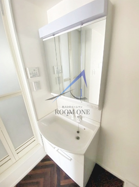 洗面設備　洗面台です。