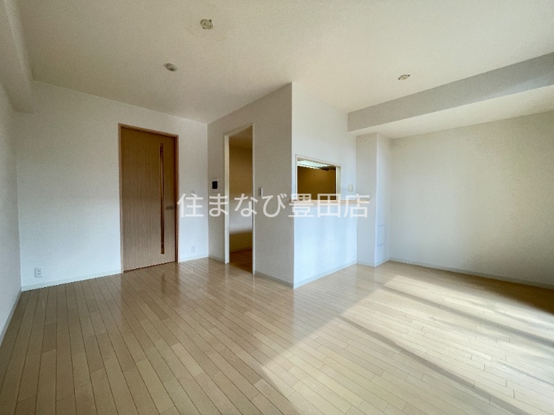 居室・リビング　清掃前