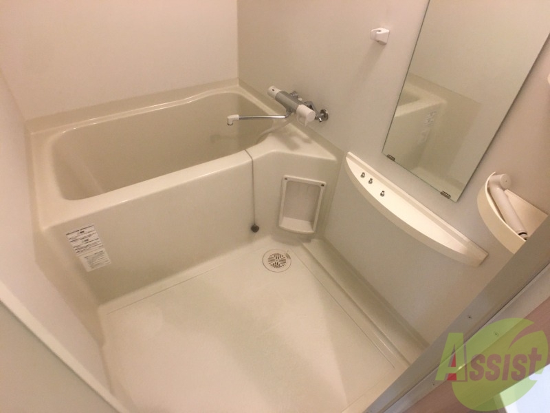 バス・シャワールーム　お風呂になります。一日の疲れを癒してくださいね。